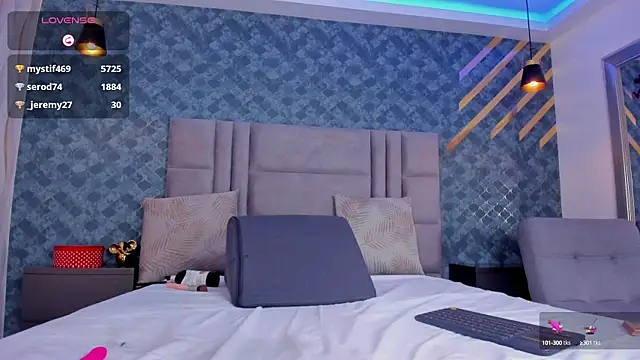 Snapshot of NiiaMoore chatting on 12, 3, 2025 NiiaMoore online show from 12, 3, 2025