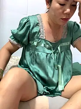 Baby-bigtits online show from 15, 10, 2025