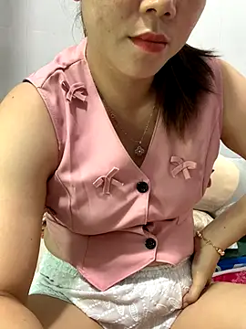 Baby-bigtits online show from 15, 10, 2025