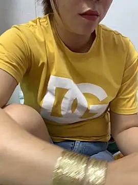 Baby-bigtits online show from 17, 10, 2025