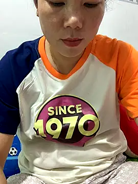 Baby-bigtits online show from 19, 11, 2025