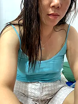 Baby-bigtits online show from 23, 11, 2025