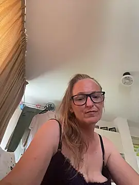 KikiDenhaag online show from 17, 7, 2026