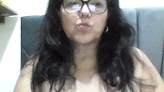 Snapshot of kassandra02 chatting on 26, 10, 2025 kassandra02 online show from 26, 10, 2025