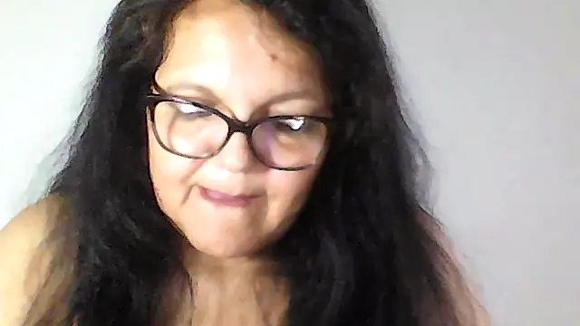 Snapshot of kassandra02 chatting on 6, 11, 2025 kassandra02 online show from 6, 11, 2025