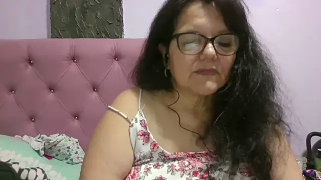 Snapshot of kassandra02 chatting on 5, 6, 2026 kassandra02 online show from 5, 6, 2026