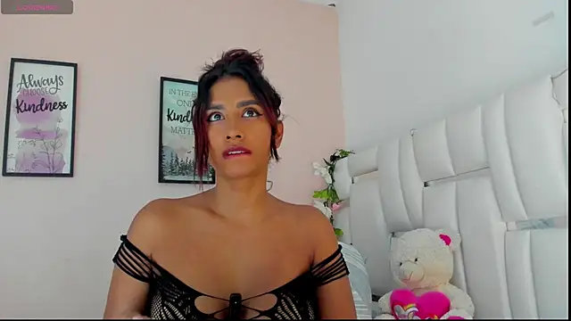 Snapshot of Vivi_bless chatting on 15, 7, 2026 Vivi bless online show from 15, 7, 2026