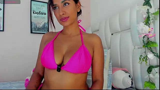Snapshot of Vivi_bless chatting on 13, 7, 2026 Vivi bless online show from 13, 7, 2026