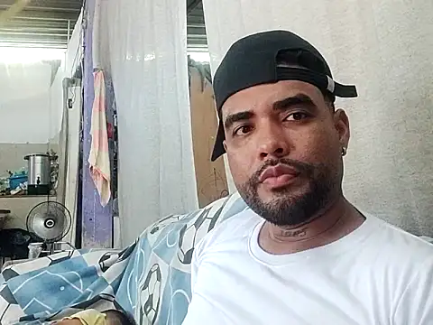 Miguelito955 online show from 25, 2, 2025