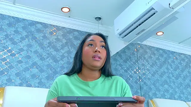 NaiomyLanes online show from 29, 3, 2026