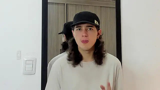 alex connorr online show from 3, 2, 2025