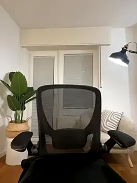 Snapshot of Lena_Blom chatting on 5, 10, 2025 Lena Blom online show from 5, 10, 2025