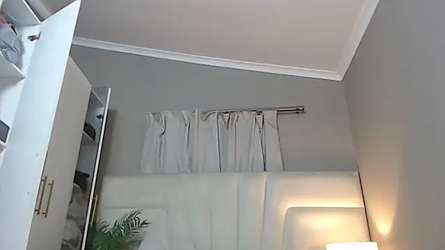 naughtyblackdolie online show from 24, 9, 2025