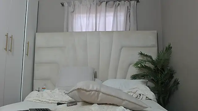 naughtyblackdolie online show from 2, 2, 2025