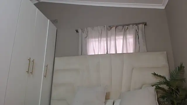 naughtyblackdolie online show from 4, 2, 2025