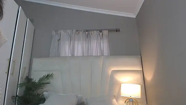 naughtyblackdolie online show from 20, 11, 2025