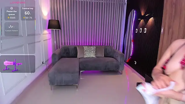 Anna parkker  online show from 22, 12, 2025