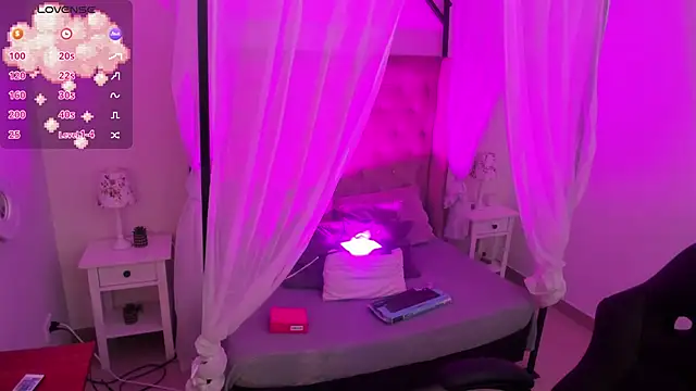 Snapshot of Hanna__Becker_ chatting on 20, 9, 2025 Hanna Becker online show from 20, 9, 2025