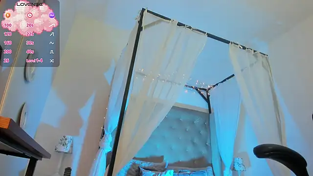 Snapshot of Hanna__Becker_ chatting on 28, 9, 2025 Hanna Becker online show from 28, 9, 2025