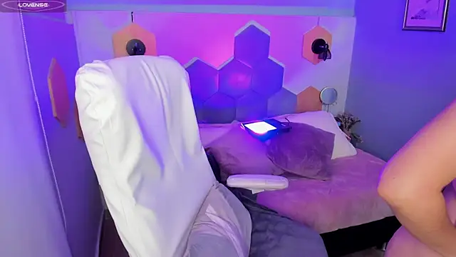 Snapshot of Hanna__Becker_ chatting on 7, 1, 2025 Hanna Becker online show from 7, 1, 2025