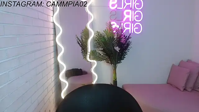 Snapshot of Pia_tay chatting on 28, 2, 2025 Pia tay online show from 28, 2, 2025