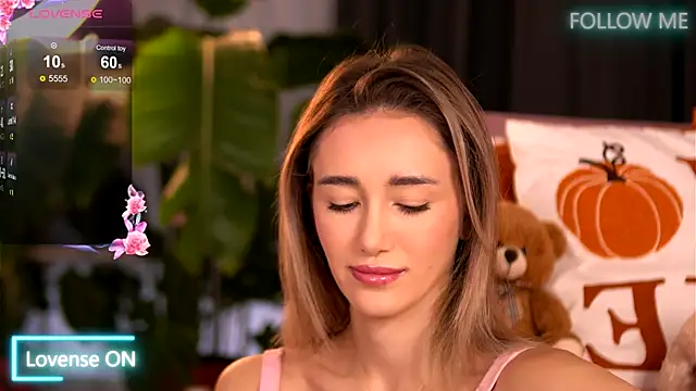 EmilyRaymont online show from 3, 11, 2025