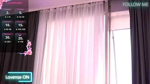 EmilyRaymont online show from 14, 9, 2025