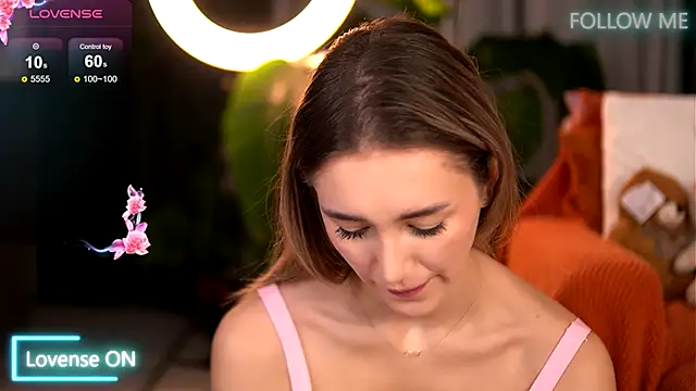 EmilyRaymont online show from 9, 11, 2025