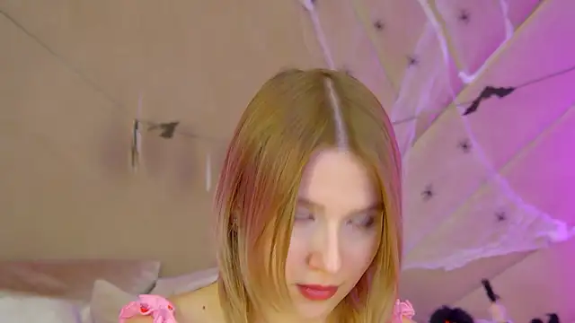 LiliLinn online show from 1, 11, 2025