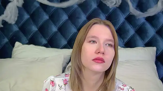 LiliLinn online show from 3, 11, 2025