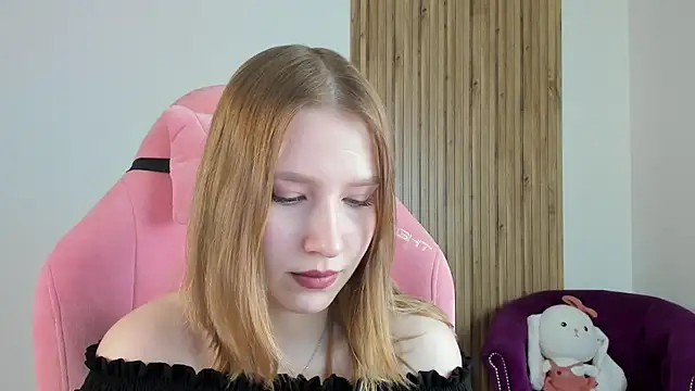 LiliLinn online show from 3, 8, 2026