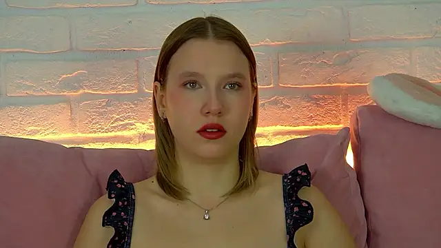 LiliLinn online show from 13, 11, 2025