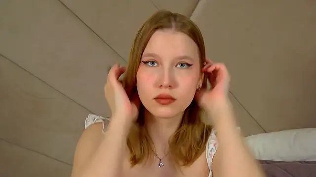 LiliLinn online show from 19, 6, 2026