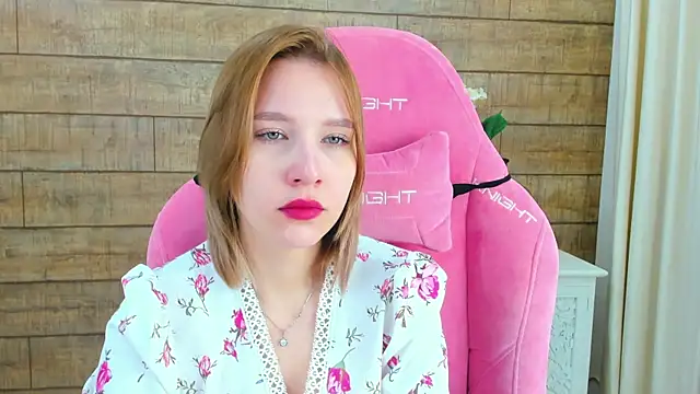 LiliLinn online show from 9, 9, 2025