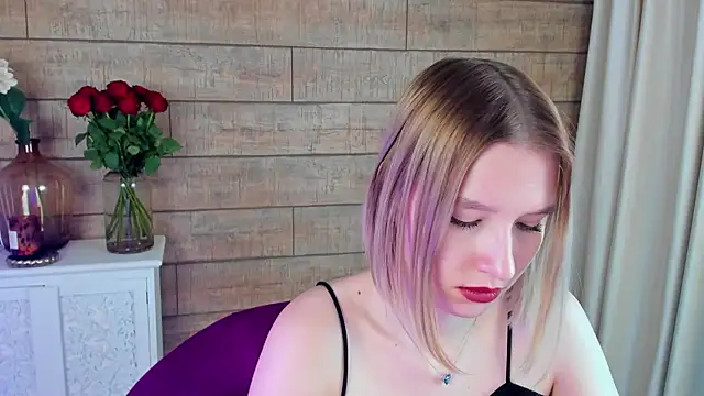 LiliLinn online show from 18, 3, 2025