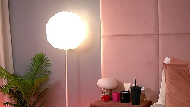 AlmaLuv online show from 10, 4, 2026