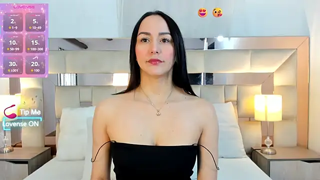 Snapshot of hazel_ross_tcw chatting on 28, 5, 2026 hazel ross tcw online show from 28, 5, 2026