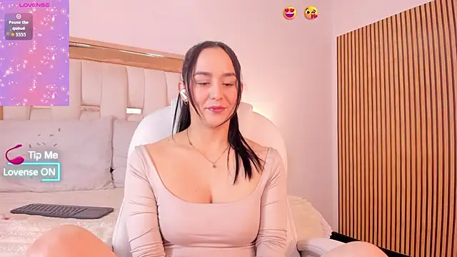 hazel ross tcw online show from 13, 9, 2025