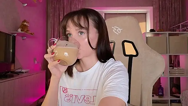 Katy perry  online show from 15, 3, 2025