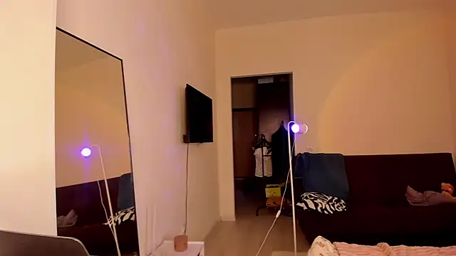 elliemintlover online show from 18, 9, 2025