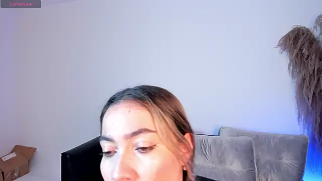 Alessia Taylorr online show from 2, 12, 2025