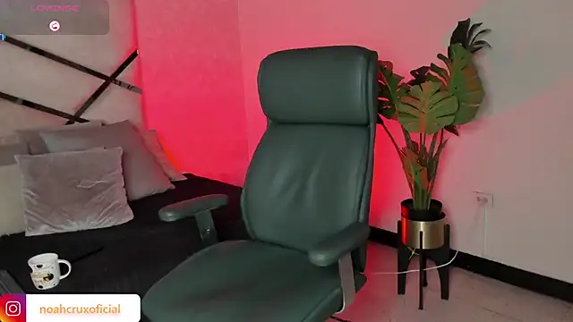 noah crux online show from 11, 9, 2025