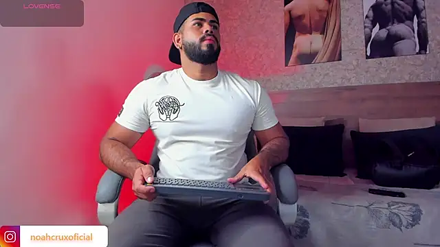 noah crux online show from 27, 10, 2025