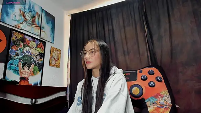 Snapshot of Valeria_Fitness chatting on 4, 7, 2026 Valeria Fitness online show from 4, 7, 2026