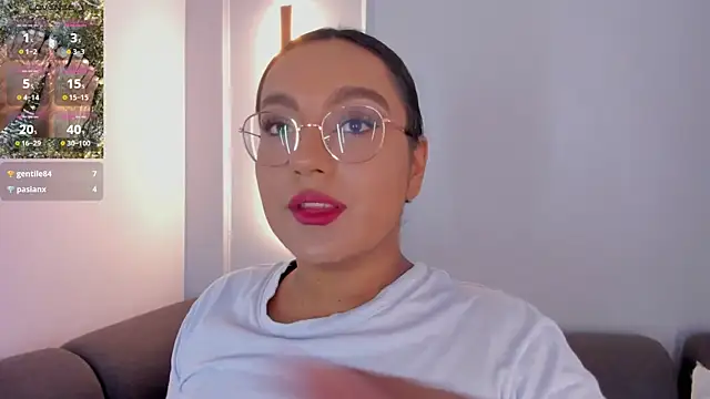 Snapshot of ellamontoya chatting on 6, 11, 2025 ellamontoya online show from 6, 11, 2025