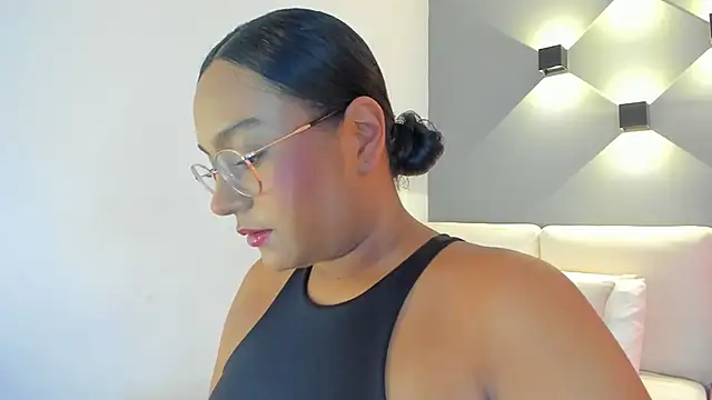 Snapshot of ellamontoya chatting on 13, 9, 2025 ellamontoya online show from 13, 9, 2025