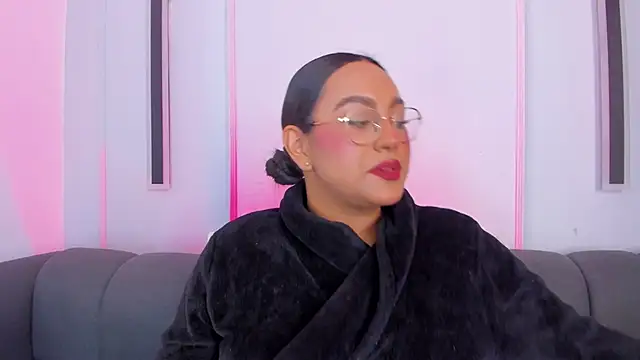 Snapshot of ellamontoya chatting on 24, 11, 2025 ellamontoya online show from 24, 11, 2025