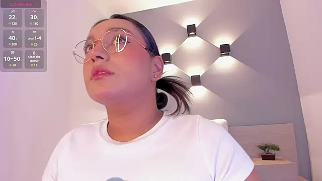 Snapshot of ellamontoya chatting on 14, 3, 2025 ellamontoya online show from 14, 3, 2025