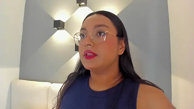 Snapshot of ellamontoya chatting on 11, 10, 2025 ellamontoya online show from 11, 10, 2025