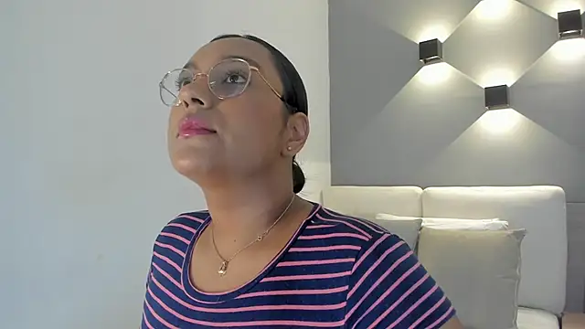 Snapshot of ellamontoya chatting on 30, 9, 2025 ellamontoya online show from 30, 9, 2025